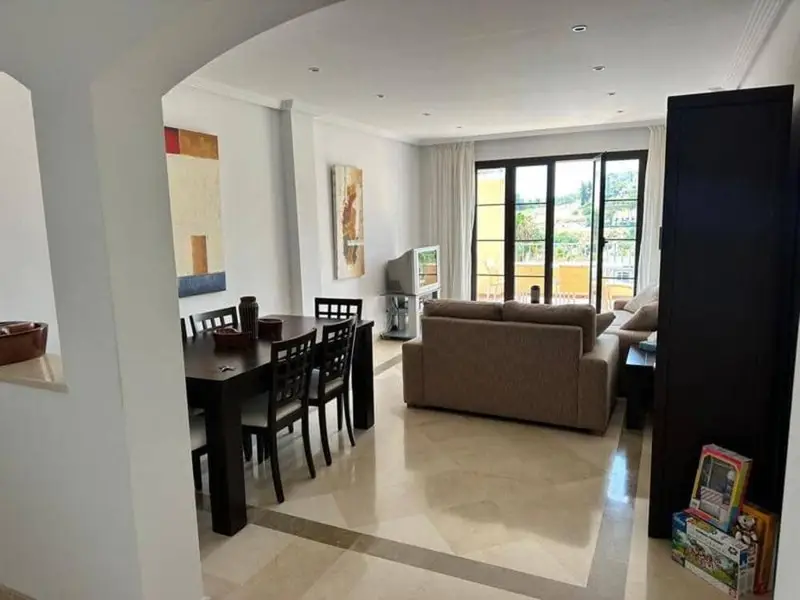 Apartamento en alquiler en La Quinta, Benahavís, Málaga