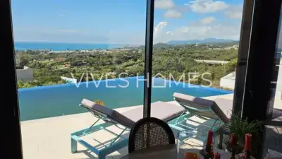 Chalet en Venta en Sant Vicenç de Montalt 388m2 con Piscina Infinita