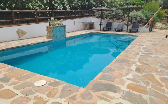 Cortijo con 2 Casas, Piscina y Dependencias para Caballos