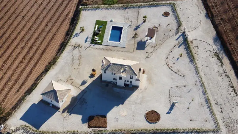 Villa 4 Dormitorios Pinoso Alicante