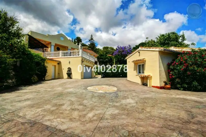 Casa-Villa de 10 Dormitorios en venta Benalmádena Pueblo, España