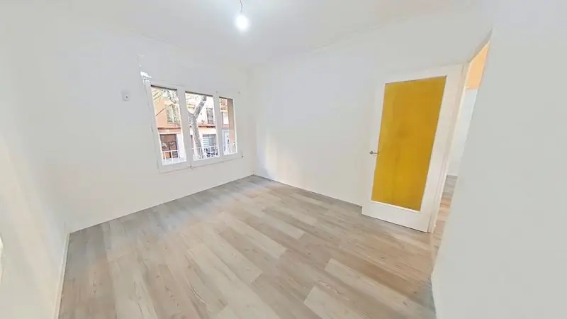 Piso en venta en El Camp de l'Arpa del Clot Barcelona
