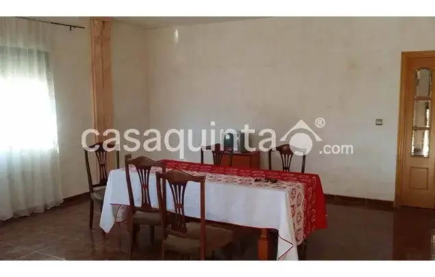 Chalet en Catral 5 Dormitorios 250m2