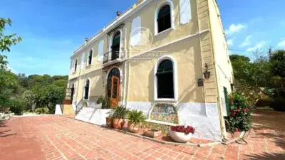 Casa en Alquiler Arenys de Mar: Masia Reformada con Vistas al Mar