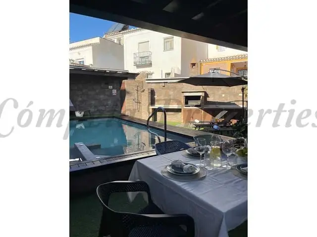 Casa Adosada 5 Dormitorios Nerja Piscina Privada
