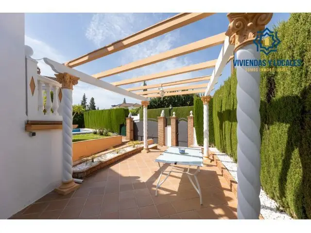 Chalet Independiente en Gojar Urbanizacion Los Cerezos