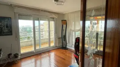 Piso en venta en Avenida de Francia, cerca de Avenida de la Libertad