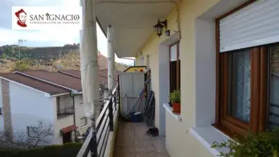 Piso en venta en Carretera de Trespaderne, cerca de Calle del Término