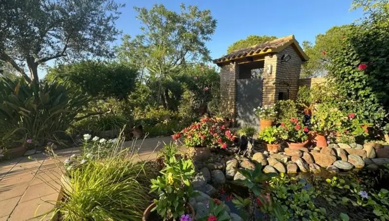 Villa de Lujo en Venta: 4 Dormitorios, Jardin y Piscina