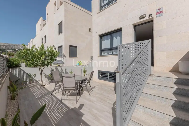Chalet en Calpe con Vistas al Mar 3 Dormitorios y Jardin