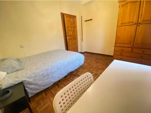 Habitacion Amueblada Pamplona Estudiantes Wifi Calefaccion