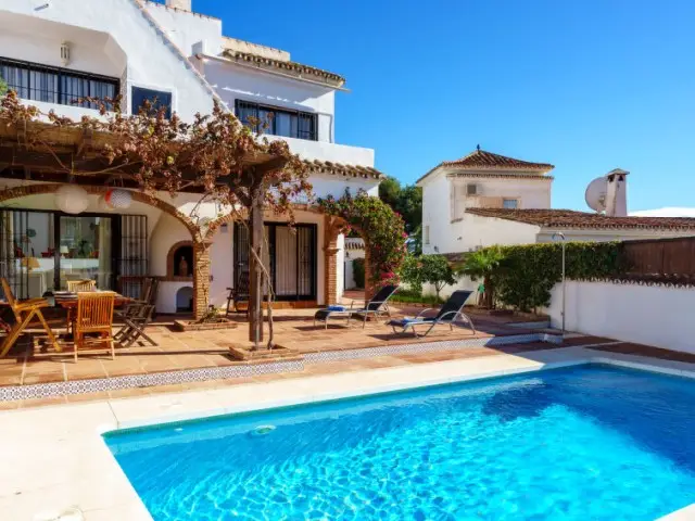 Casa Villa 4 Dormitorios Calahonda Alquiler Familiar