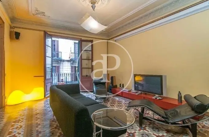Piso en alquiler en el Gótico 160m2 4 habitaciones 3 baños