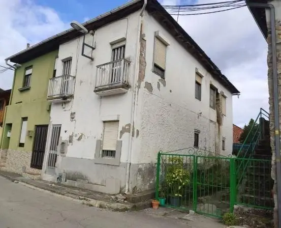 Venta Casa con patio en Villadepalos - Ref 62391
