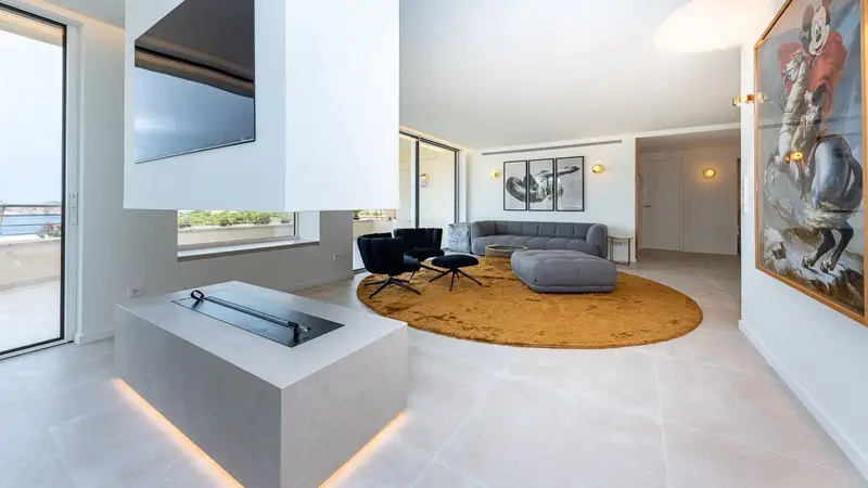 Atico en Venta en Mallorca: Lujo, Vistas Panoramicas y Piscina Privada