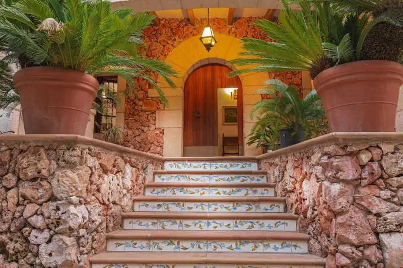 Chalet Rústico en Costa de los Pinos con Acceso Directo a Cala