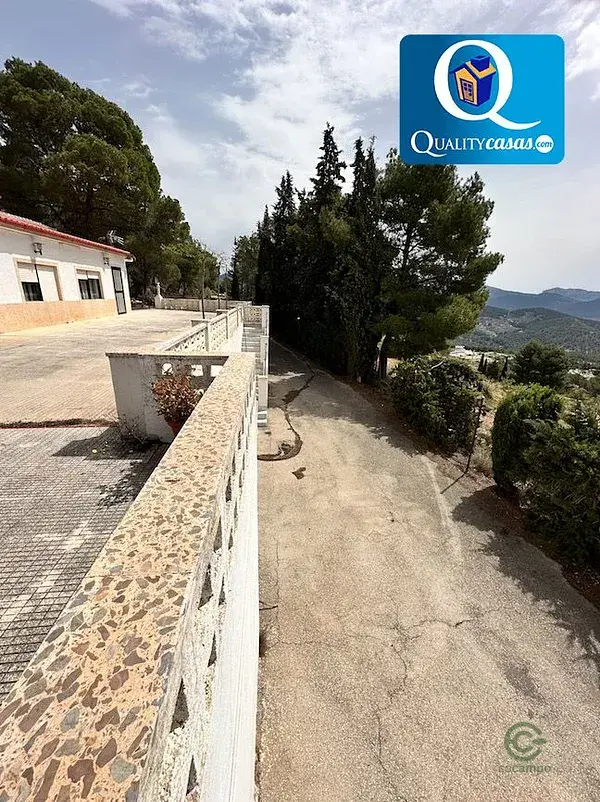 Chalet en Jijona con Vistas a la Montaña y Piscina