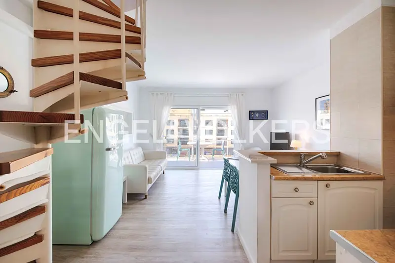 Apartamento Dúplex en Empuriabrava con Terraza y Amarre Opcional