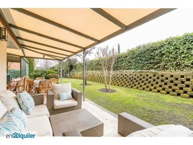 Alquiler Piso Amueblado Encinar de los Reyes - Bajo con Jardín