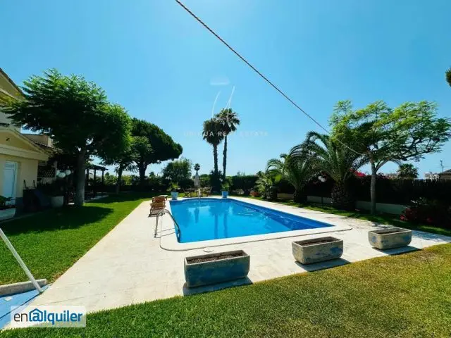 Casa en Alquiler Calafell con Piscina Privada y Garaje