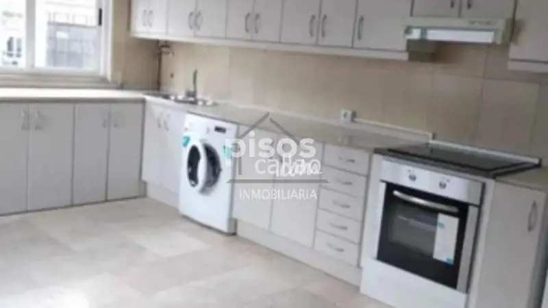 Piso en venta en Ferrol con 3 habitaciones y garaje