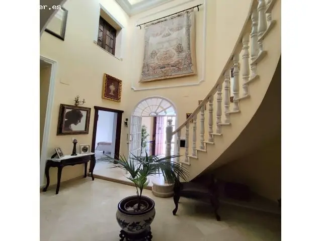 Casa en Venta en Pilas Sevilla 201m2 6 Dormitorios 3 Baños Garaje Azotea