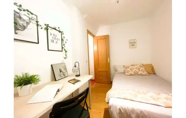 Alquiler Habitacion 180m2 Madrid Piso Compartido 8 Habitaciones