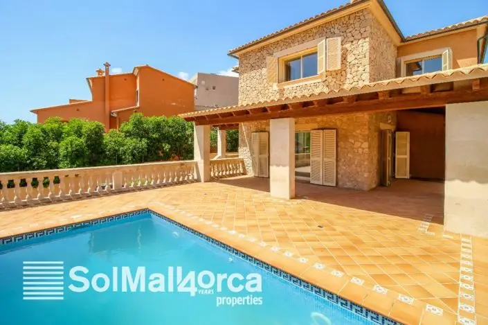 Chalet 3 Dormitorios en Venta Zona Exclusiva