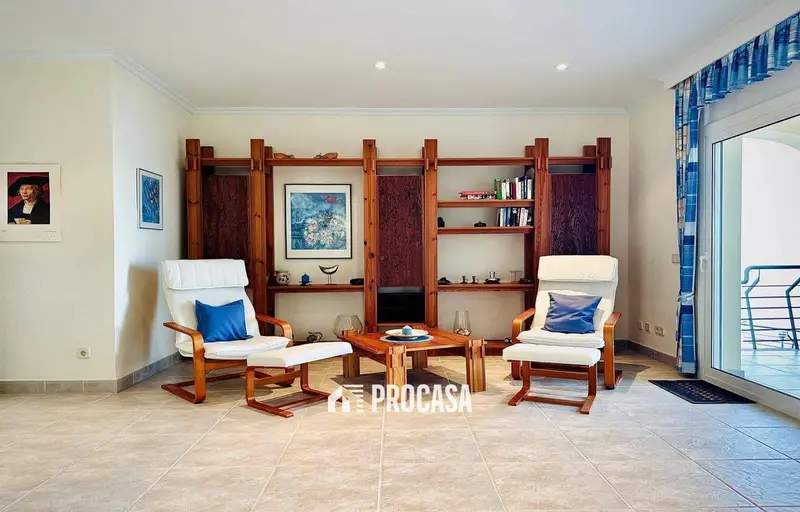 Chalet en Roses Girona Costa Brava con Piscina y Apartamento para Invitados