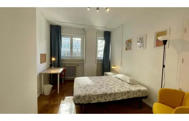 Habitacion 200m2 Madrid Alquiler Estancia Media Larga