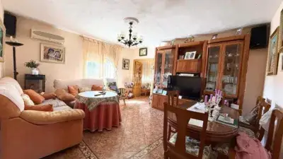 Casa Unifamiliar en Venta Palomeque 5 Dormitorios Piscina