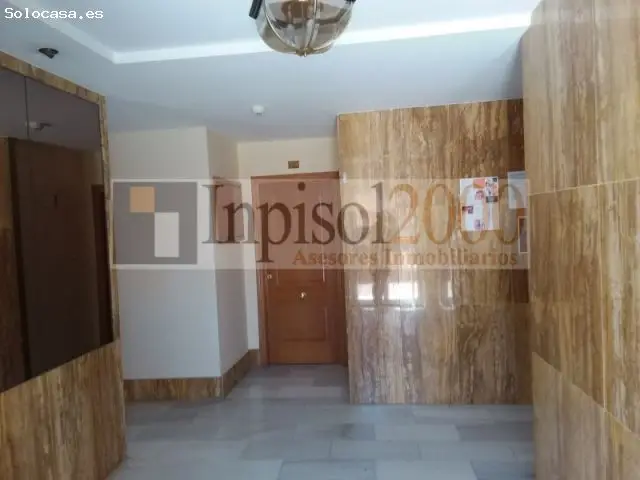 Apartamento en Campo de Golf Cerca de la Playa