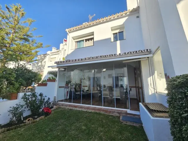 Casa Villa 4 Dormitorios Las Chapas Marbella