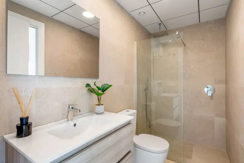 Villa en Los Alcázares con Piscina Privada y Vistas al Golf