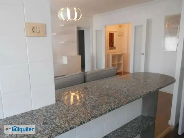 Alquiler piso estudiantes Valencia 4 dormitorios 2 baños reformado