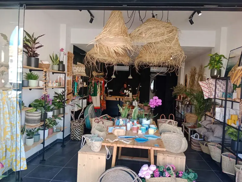 Alquiler Local Comercial Arenal Javea Decoracion Regalos
