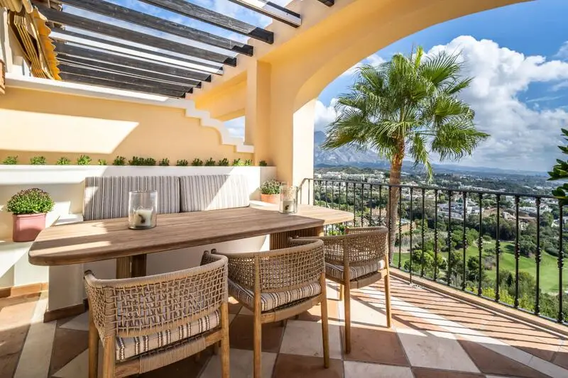 Apartamento 3 Dormitorios en Venta Benahavis Málaga