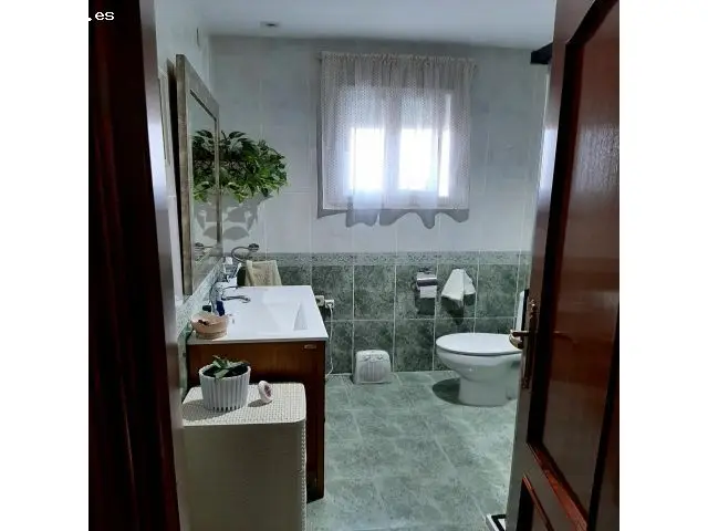 Chalet Urbano en Villaharta con Piscina y Terreno