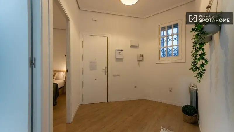 Apartamento de 7 dormitorios y 2 baños en Valencia