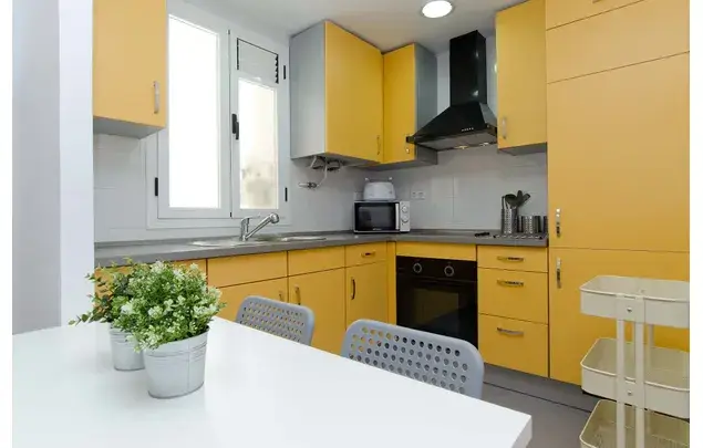 Rent a room of 111 m² in Madrid
