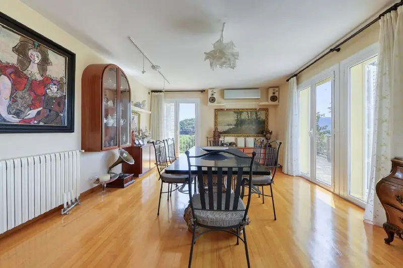 Venta Chalet con chimenea en Bas 5 habitaciones 5 baños