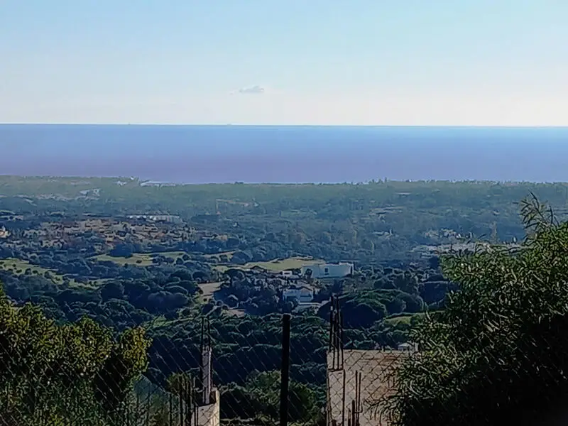 Parcela de Lujo en La Reserva Sotogrande con Vistas Panorámicas