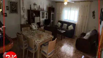 Casa en Venta en Illana con Piscina Privada