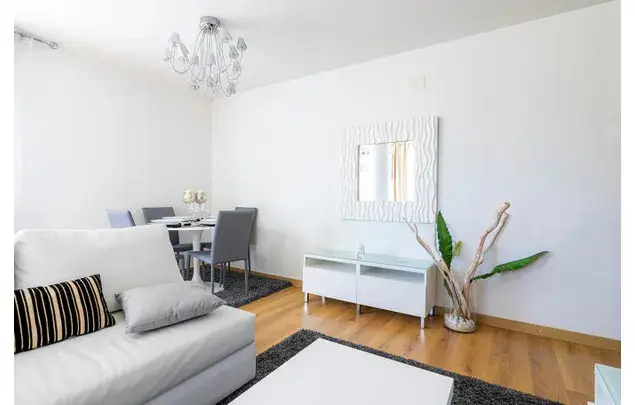 Alquiler Casa 2 Dormitorios 92m2 Leon Plaza Garaje Trastero