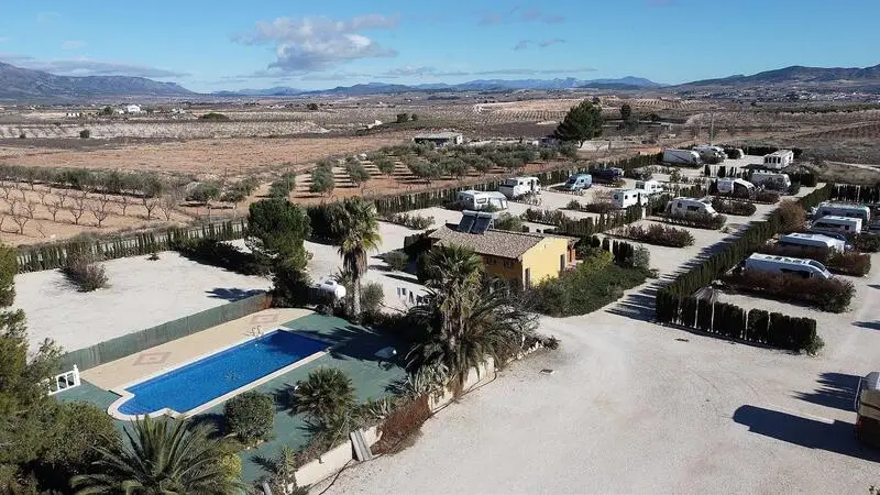 Venta Casa de Campo con Camping Privado Pinoso Alicante