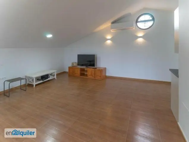 Alquiler Atico 1 Habitacion Centro con Terraza y Jacuzzi