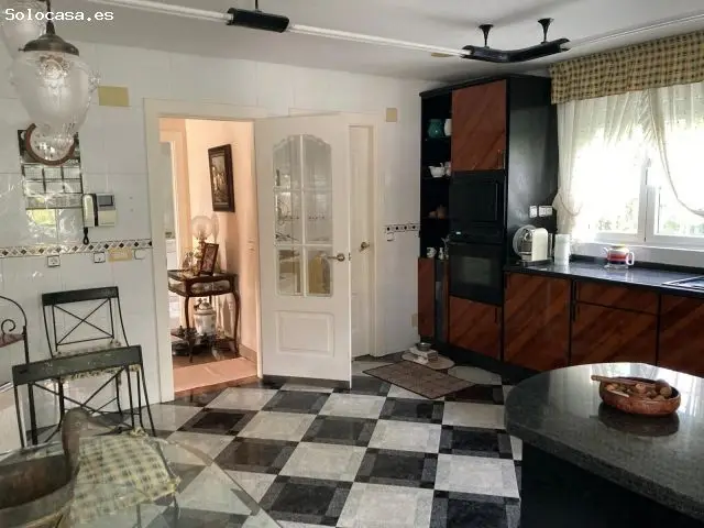 Chalet de Lujo en Venta Las Lomas Leon