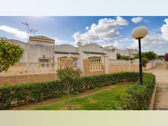 Adosado 2 Dormitorios Torrevieja Reformado Piscina Comunitaria