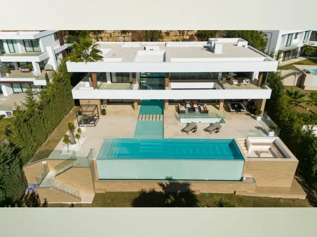 Casa-Villa de 5 Dormitorios en venta Benahavis, España