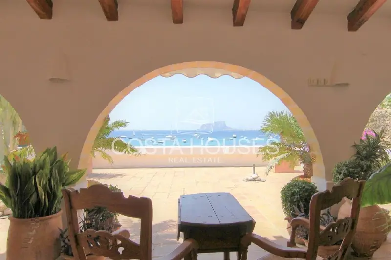 Villa de Lujo en Portet Moraira con Acceso Directo al Mar